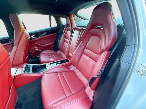 Used 2019 Porsche Panamera 4 image 26
