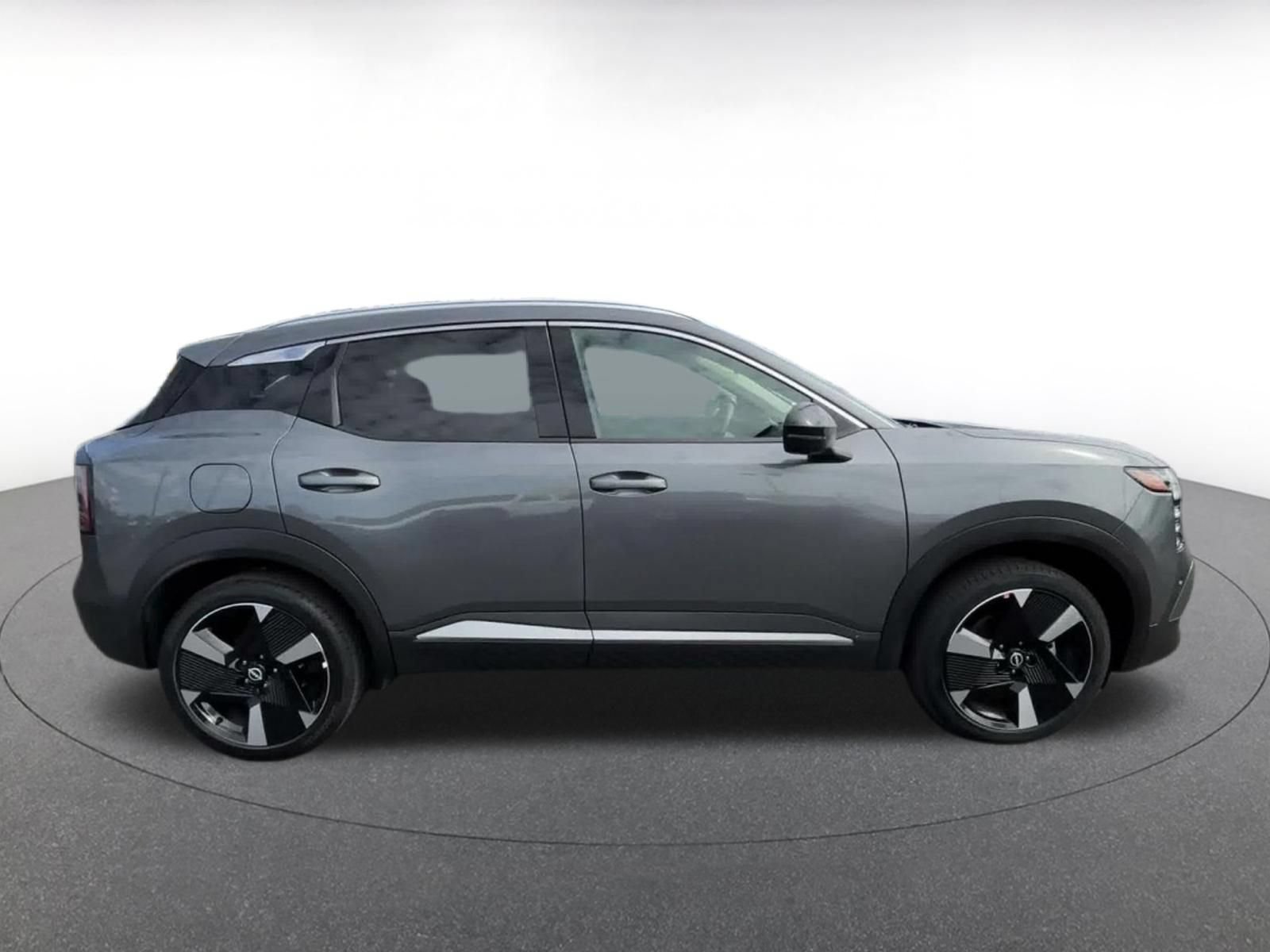 Used 2026 Nissan Kicks SR AWD/4WD image 15