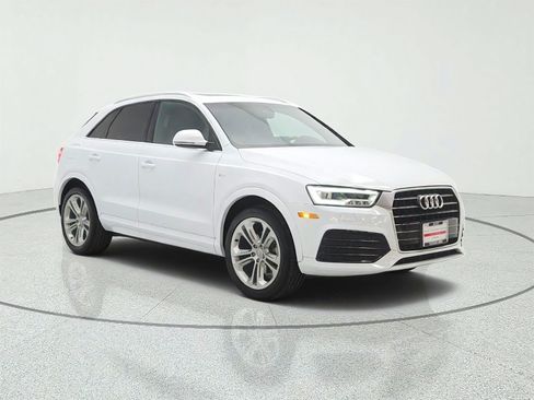 Used 2018 Audi Q3 2.0T Premium Plus w/ Premium Plus Package FWD image 3