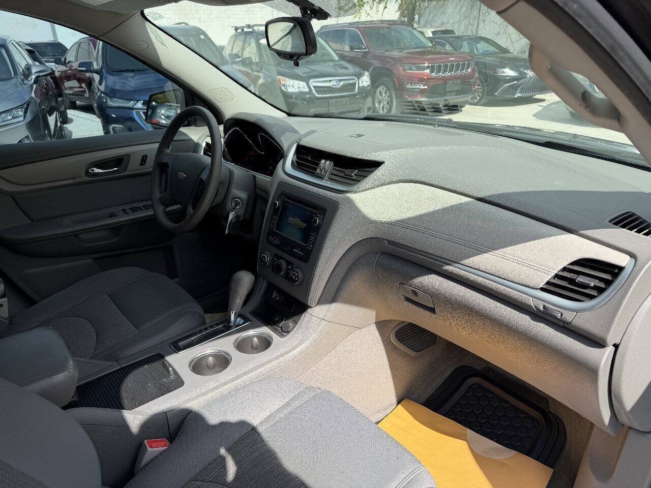 Used 2016 Chevrolet Traverse LS FWD image 20