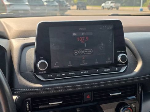 Used 2021 Nissan Rogue SV FWD image 22