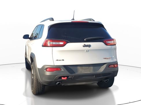 Used 2017 Jeep Cherokee Trailhawk image 4