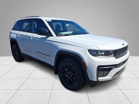 New 2026 Jeep Grand Cherokee 4WD image 3
