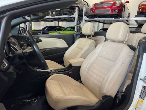 Used 2019 Buick Cascada Premium image 11