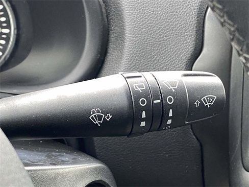 Used 2020 Jeep Renegade Latitude image 24