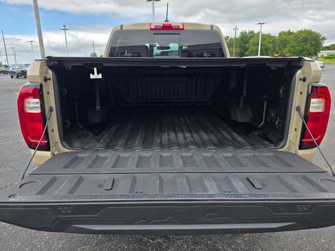 Used 2023 GMC Canyon AT4 w/ AT4 Premium Package AWD/4WD image 11