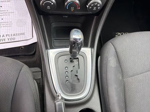 Used 2013 Chrysler 200 LX FWD image 13