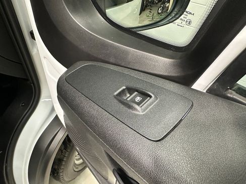 Used 2023 RAM ProMaster 2500 image 12