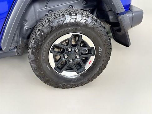 Used 2020 Jeep Wrangler Unlimited Rubicon w/ Dual Top Group AWD/4WD image 27