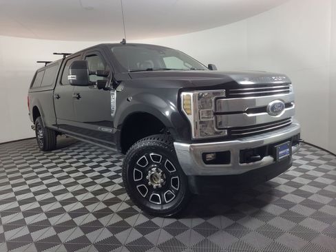 Used 2019 Ford F250 Lariat w/ Lariat Ultimate Package image 1