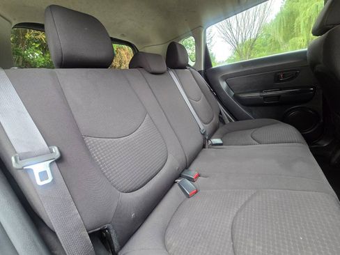 Used 2013 Kia Soul FWD image 30