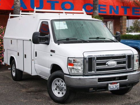 Used 2014 Ford E-350 and Econoline 350 Super Duty w/ Power Windows & Locks Group image 2