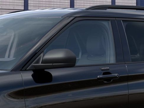 Used 2027 Ford Explorer Active AWD/4WD image 25