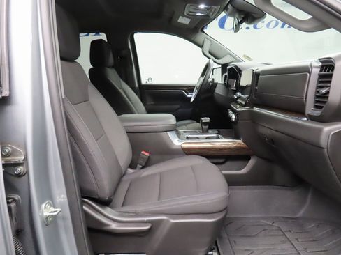 Used 2025 GMC Sierra 1500 Elevation image 24