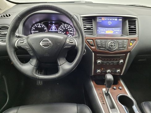 Used 2019 Nissan Pathfinder Platinum image 22