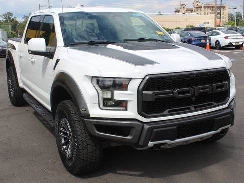 Used 2019 Ford F150 Raptor w/ Equipment Group 802A Luxury image 4