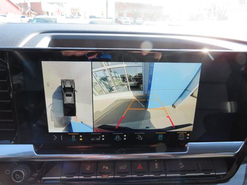 Used 2024 Chevrolet Silverado 2500 LTZ w/ LTZ Convenience Package image 10