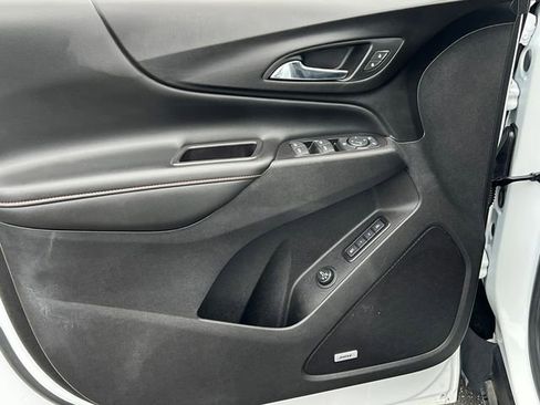 Used 2018 Chevrolet Equinox Premier image 16
