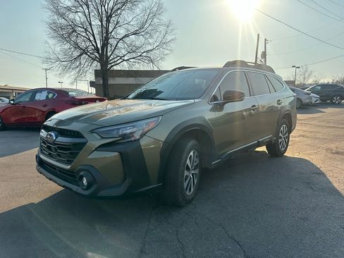 Used 2025 Subaru Outback Premium image 10
