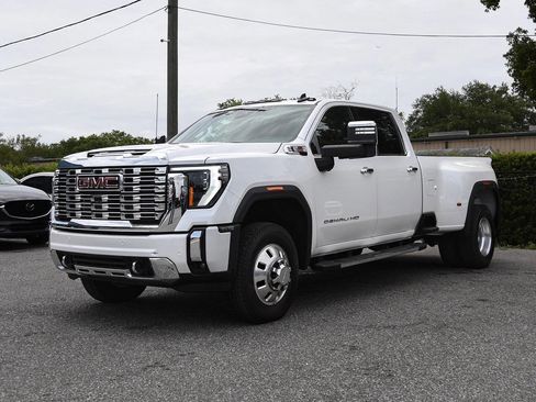 Used 2024 GMC Sierra 3500 Denali w/ Denali Reserve Package AWD/4WD image 3