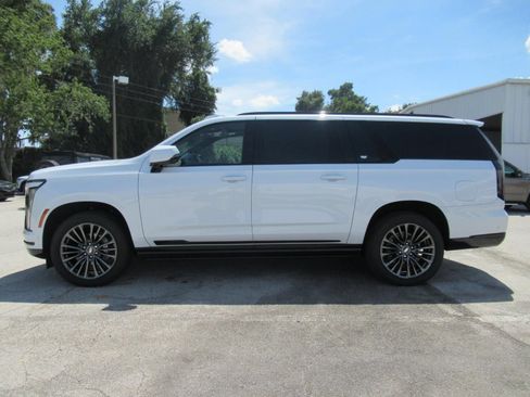 Used 2026 Cadillac Escalade ESV Platinum Sport w/ LPO, Floor Liner Package AWD/4WD image 5