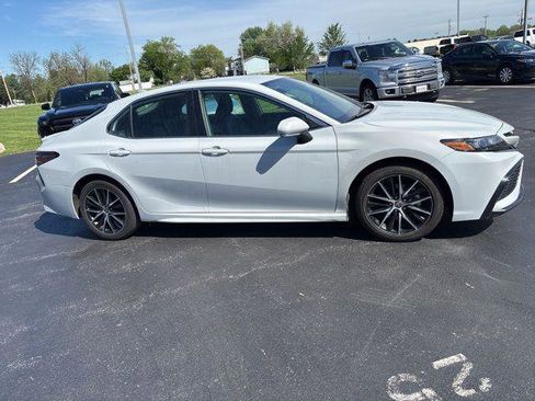 Certified 2023 Toyota Camry SE image 6
