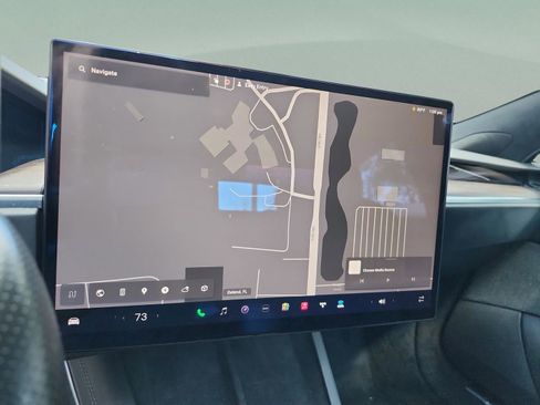 Used 2022 Tesla Model S image 27