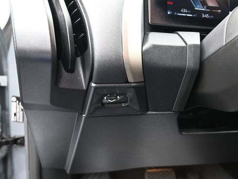 Used 2025 BMW X3 xDrive30i image 32