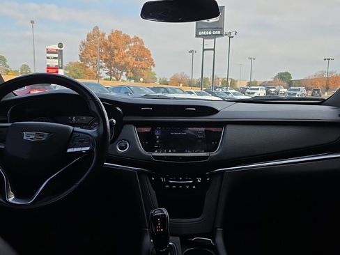 Used 2021 Cadillac XT6 Luxury image 16