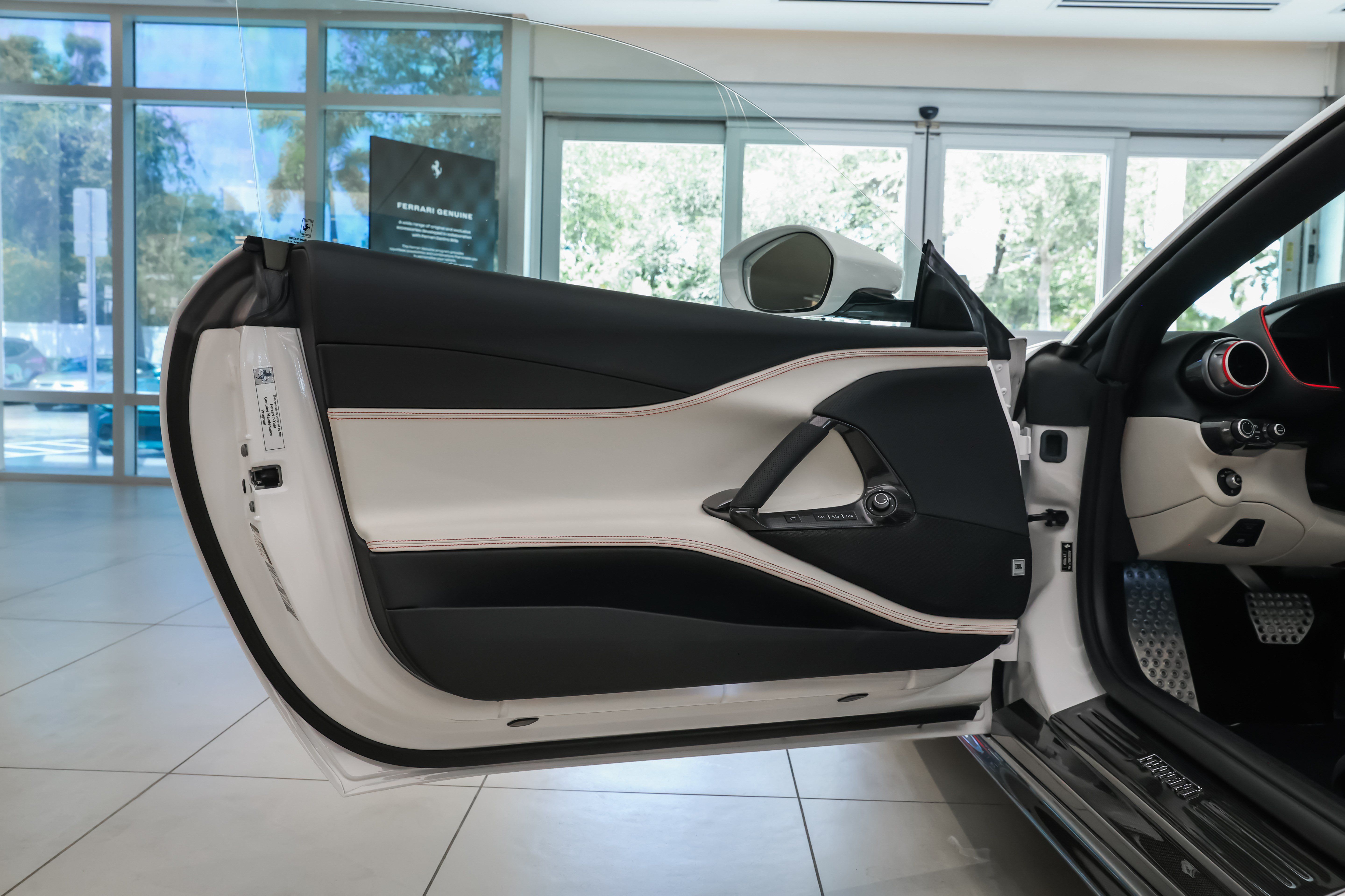 Used 2023 Ferrari 812 GTS RWD image 22