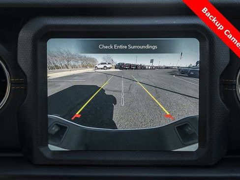 Used 2022 Jeep Gladiator Overland image 8