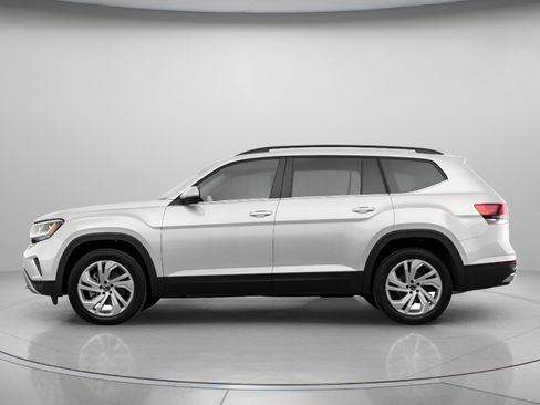 Used 2021 Volkswagen Atlas SE w/ Panoramic Sunroof Package FWD image 2
