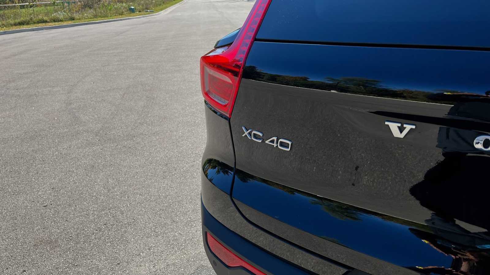 Used 2022 Volvo XC40 T5 Momentum w/ Premium Package AWD/4WD image 19
