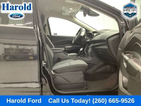 Used 2019 Ford Escape SE w/ Ford Safe & Smart Package AWD/4WD image 12