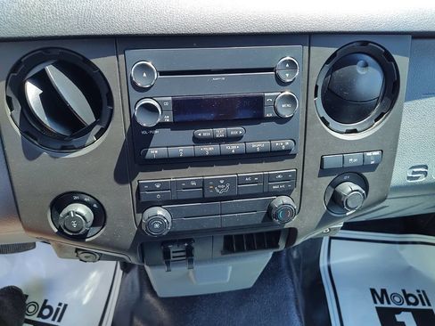 Used 2016 Ford F250 XL w/ Power Equipment Group AWD/4WD image 22