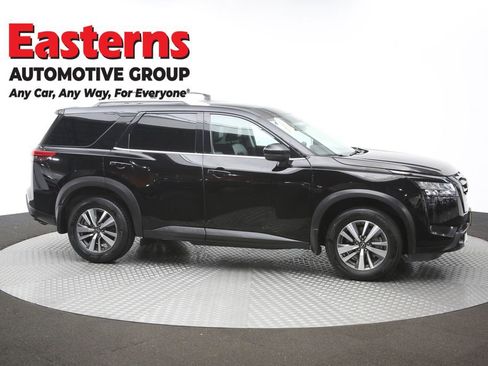 Used 2023 Nissan Pathfinder SL w/ Lighting Package (N92) AWD/4WD image 47