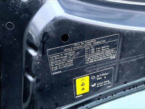 Used 2024 Volvo XC60 B5 Plus w/ Protection Package Premier image 31