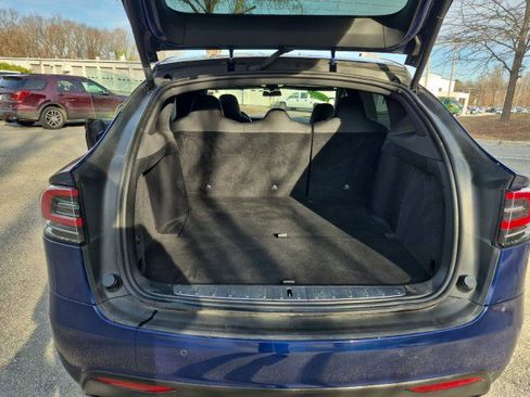 Used 2018 Tesla Model X 75D image 25