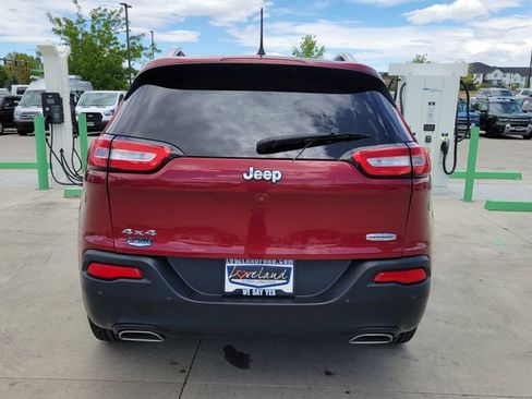 Used 2016 Jeep Cherokee Latitude w/ Cold Weather Group AWD/4WD image 10