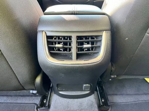 Used 2019 Chevrolet Malibu LT FWD image 18