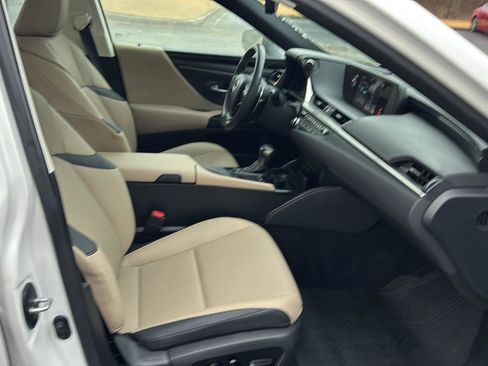 Certified 2021 Lexus ES 350 w/ Accessory Package image 10