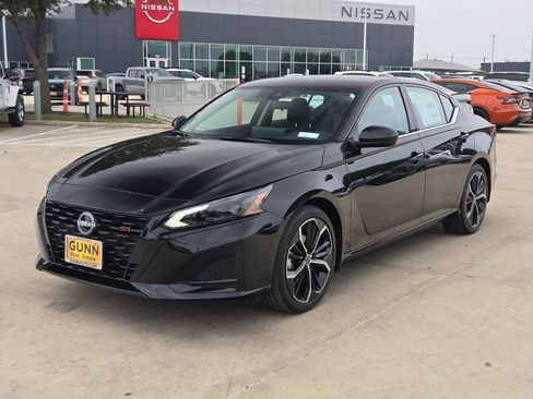 New 2026 Nissan Altima 2.5 SR FWD image 7