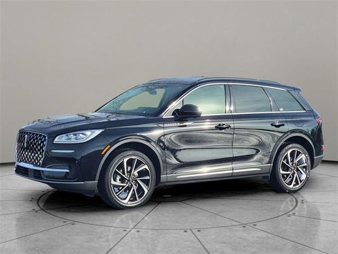 Certified 2025 Lincoln Corsair Reserve w/ Equipment Group 202A image 3