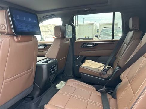 New 2026 Chevrolet Suburban High Country AWD/4WD image 29