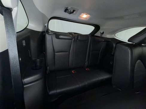 Used 2023 Toyota Highlander XLE AWD/4WD image 13