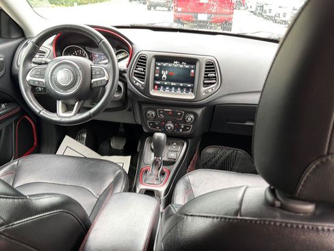 Used 2017 Jeep Compass Trailhawk w/ Leather Interior Group AWD/4WD image 33
