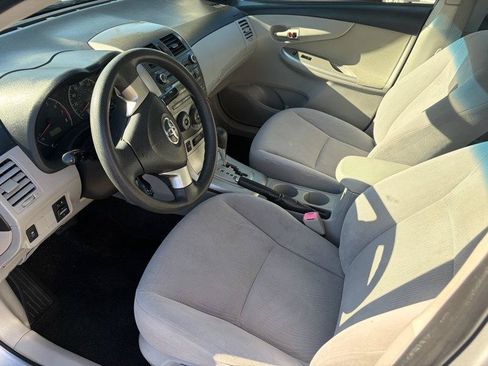 Used 2011 Toyota Corolla LE FWD image 9