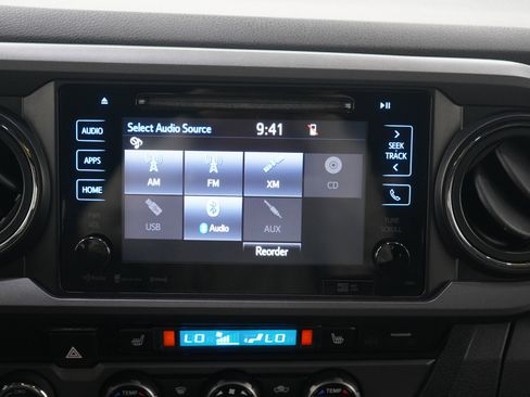 Used 2016 Toyota Tacoma TRD Sport image 14