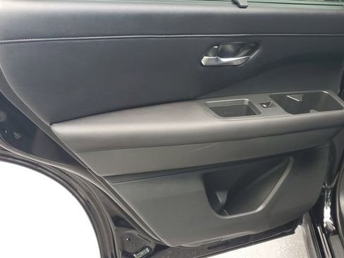 Used 2024 Nissan Pathfinder SL FWD image 7