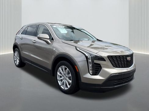 Certified 2023 Cadillac XT4 Luxury image 3